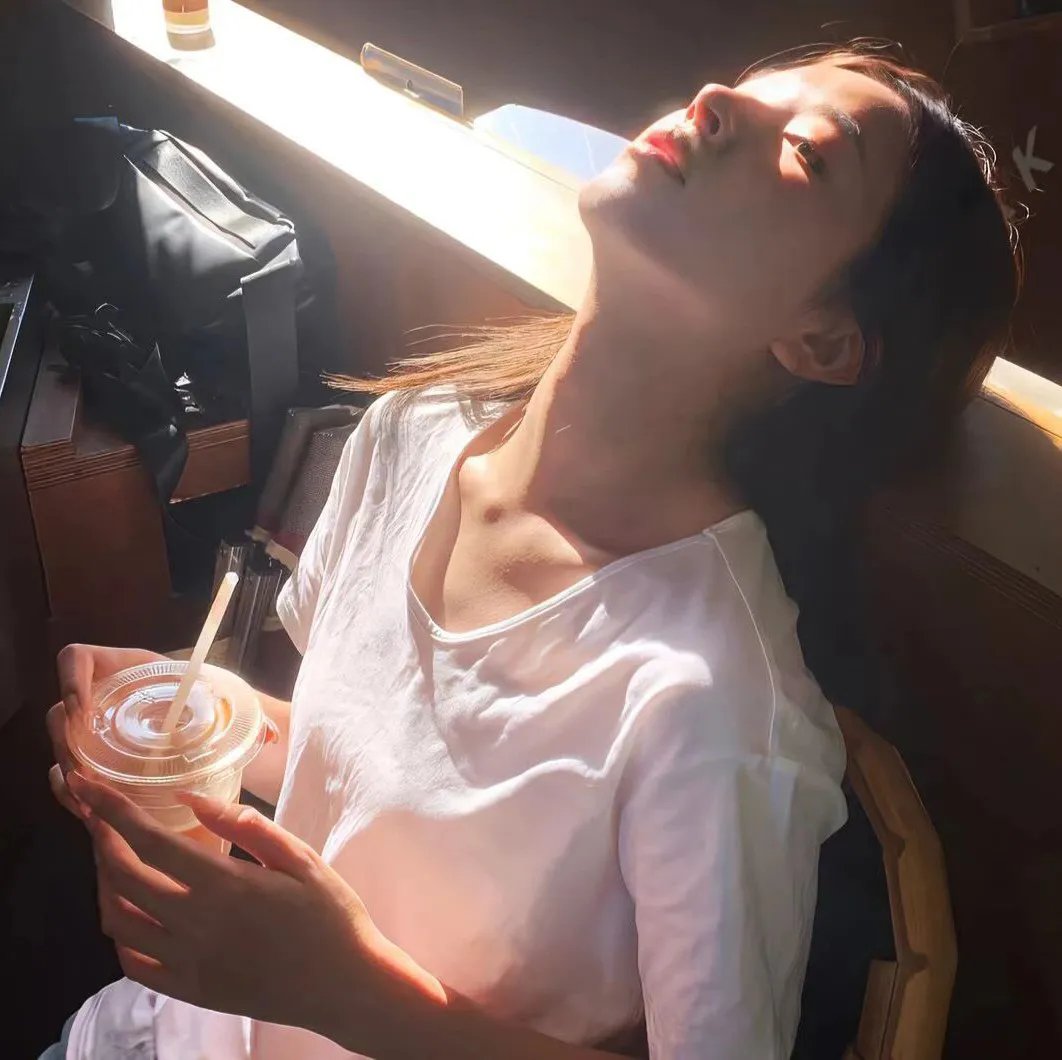 黑白游龙